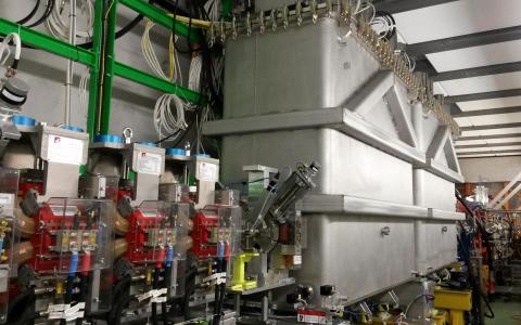 Two cryomodules installed at HIE-ISOLDE in April 2016